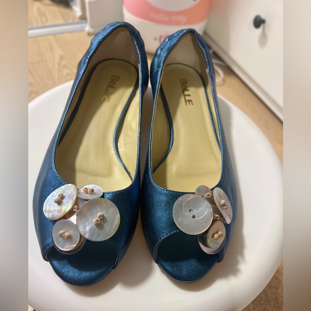 Belle Metallic Blue Flats with Shell Details(sheepskin)